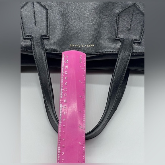 Neely and Chloe black leather shoulder bag - Picture 12 of 15